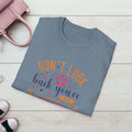 Inspirational Unisex Softstyle T-Shirt - 'Don't Look Back You're Not Going That Way' - Motivational Apparel for Everyday Wear - GULLYDESIGN