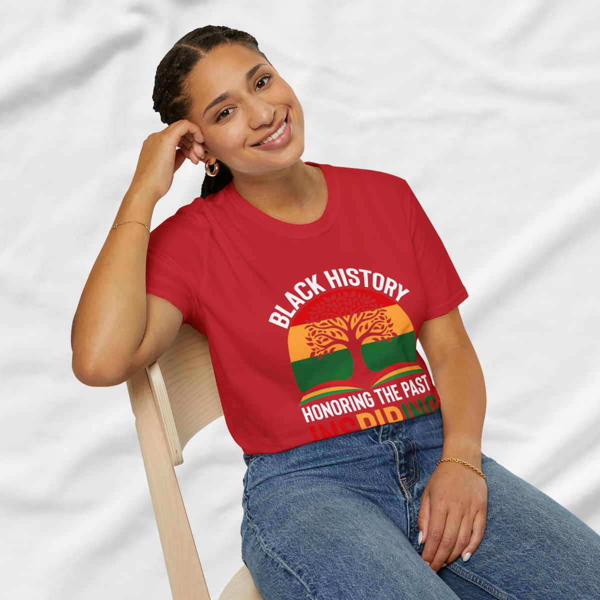 Black History Honoring the Past Inspiring the Future Urban Graphic Tee, Unisex T-Shirt - GULLYDESIGN